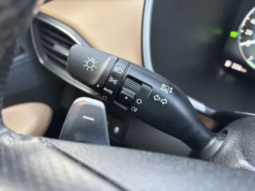 Hyundai Santa Fe Hybrid 1.6 l 230 CP 4WD 6AT Luxury