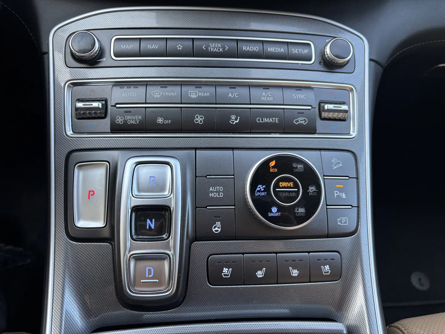 Hyundai Santa Fe Hybrid 1.6 l 230 CP 4WD 6AT Luxury
