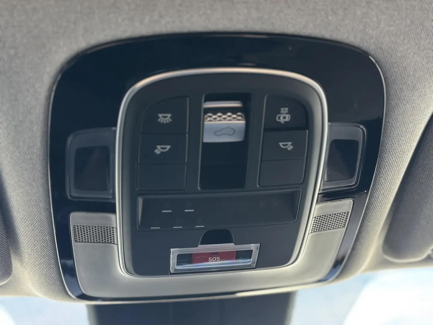Hyundai Santa Fe Hybrid 1.6 l 230 CP 4WD 6AT Luxury