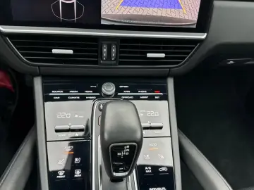 Porsche Cayenne E-Hybrid Sport Design   Chrono