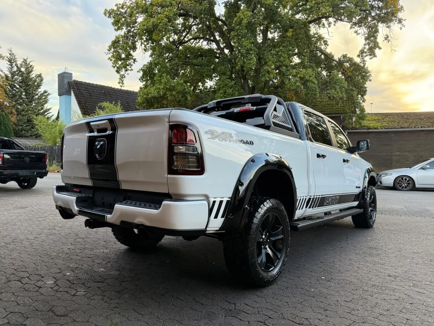 LONGBED V8 SPORT LIFT 4X4 AHK OFFROAD GARANTIE