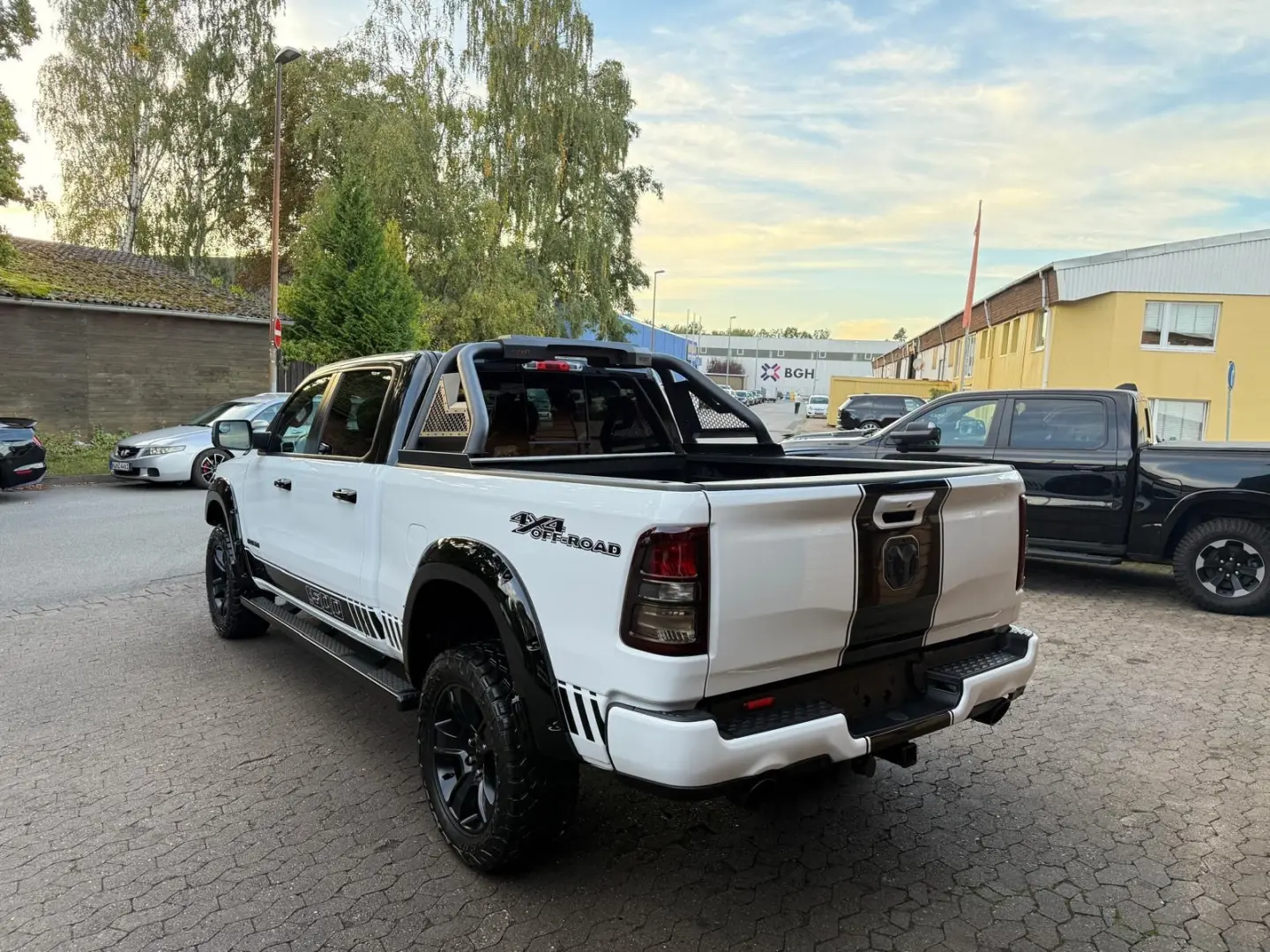 LONGBED V8 SPORT LIFT 4X4 AHK OFFROAD GARANTIE