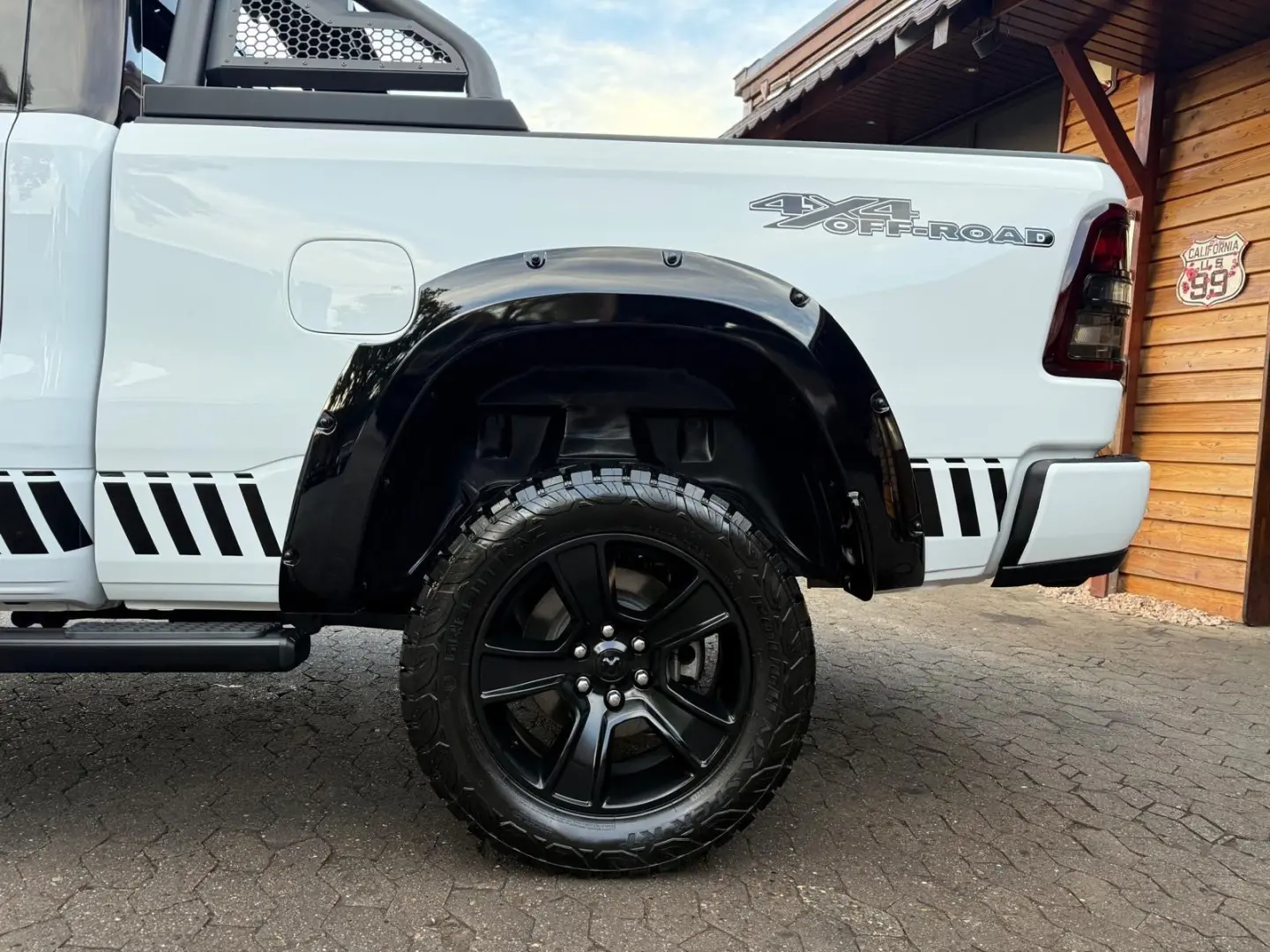 LONGBED V8 SPORT LIFT 4X4 AHK OFFROAD GARANTIE