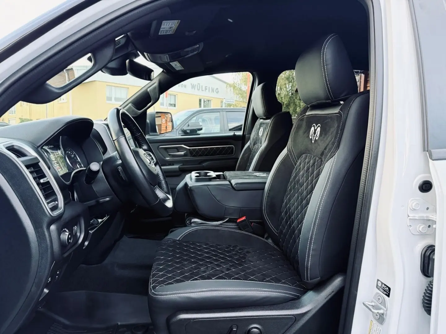 LONGBED V8 SPORT LIFT 4X4 AHK OFFROAD GARANTIE