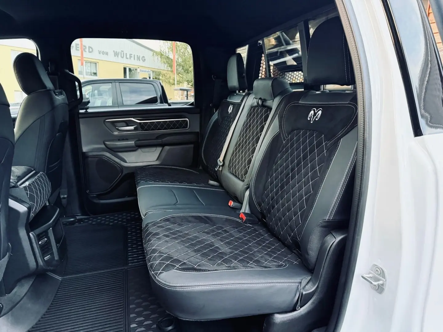 LONGBED V8 SPORT LIFT 4X4 AHK OFFROAD GARANTIE