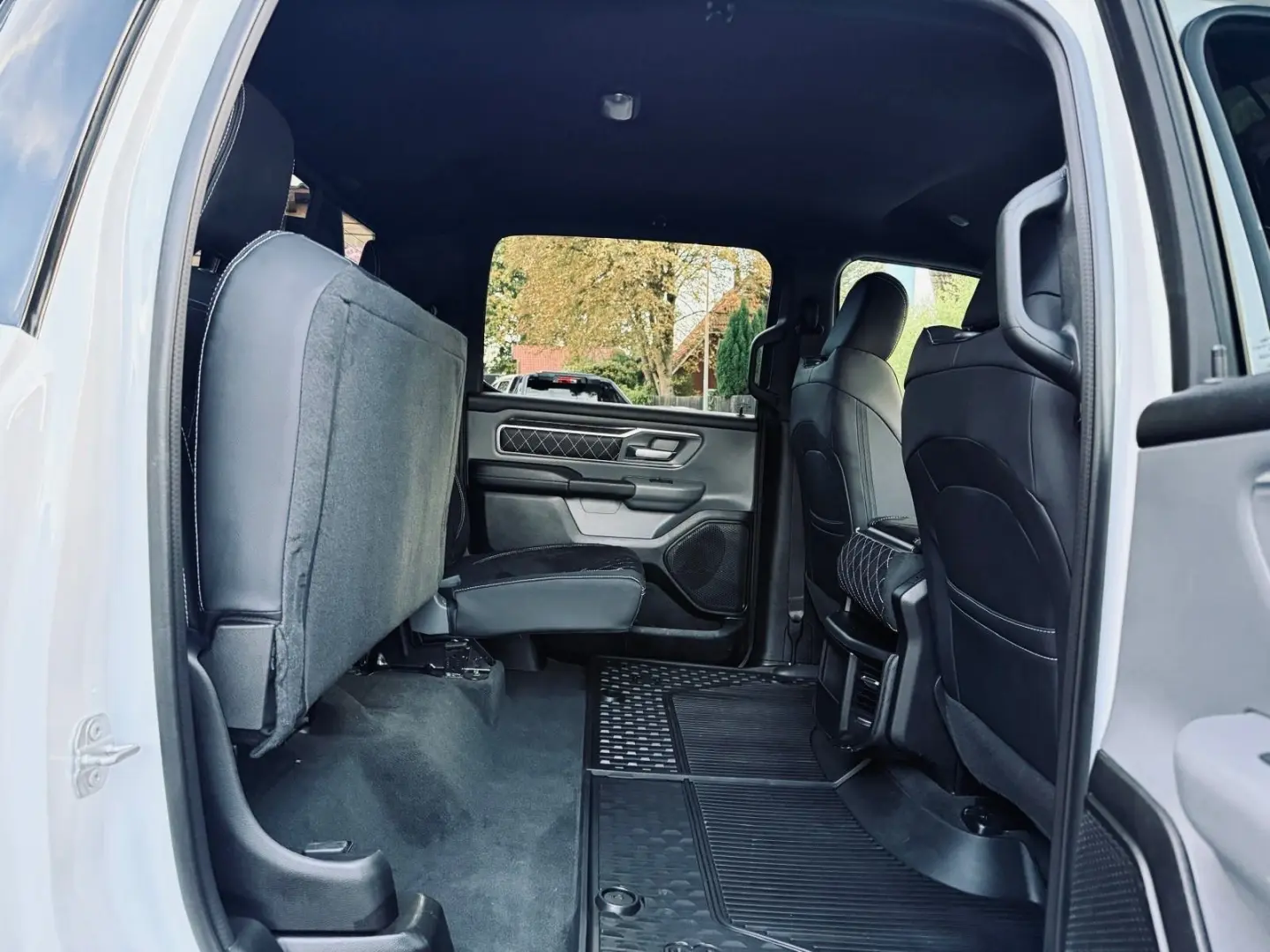 LONGBED V8 SPORT LIFT 4X4 AHK OFFROAD GARANTIE