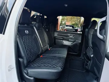 LONGBED V8 SPORT LIFT 4X4 AHK OFFROAD GARANTIE