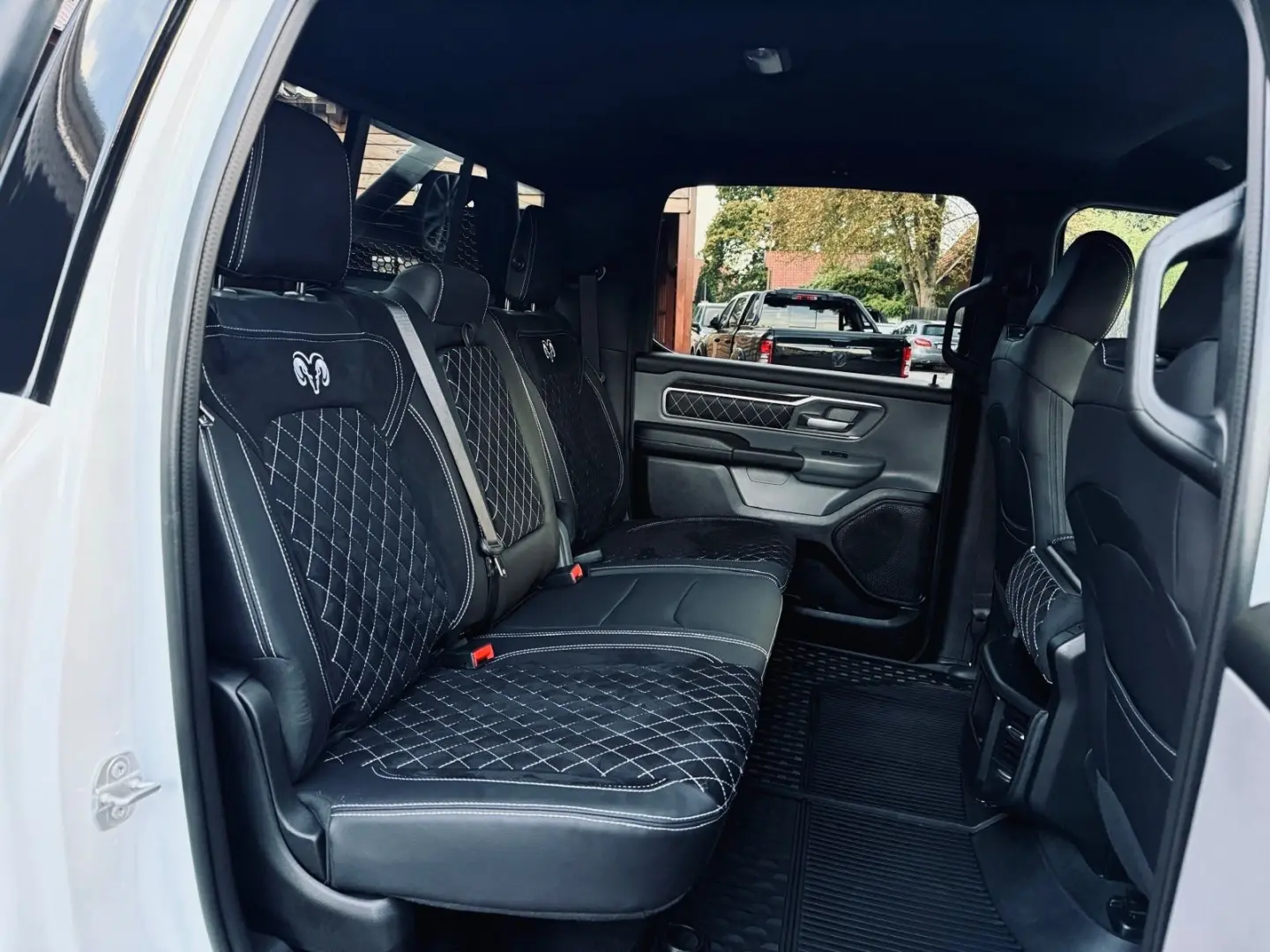 LONGBED V8 SPORT LIFT 4X4 AHK OFFROAD GARANTIE