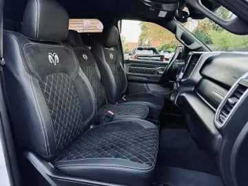 LONGBED V8 SPORT LIFT 4X4 AHK OFFROAD GARANTIE