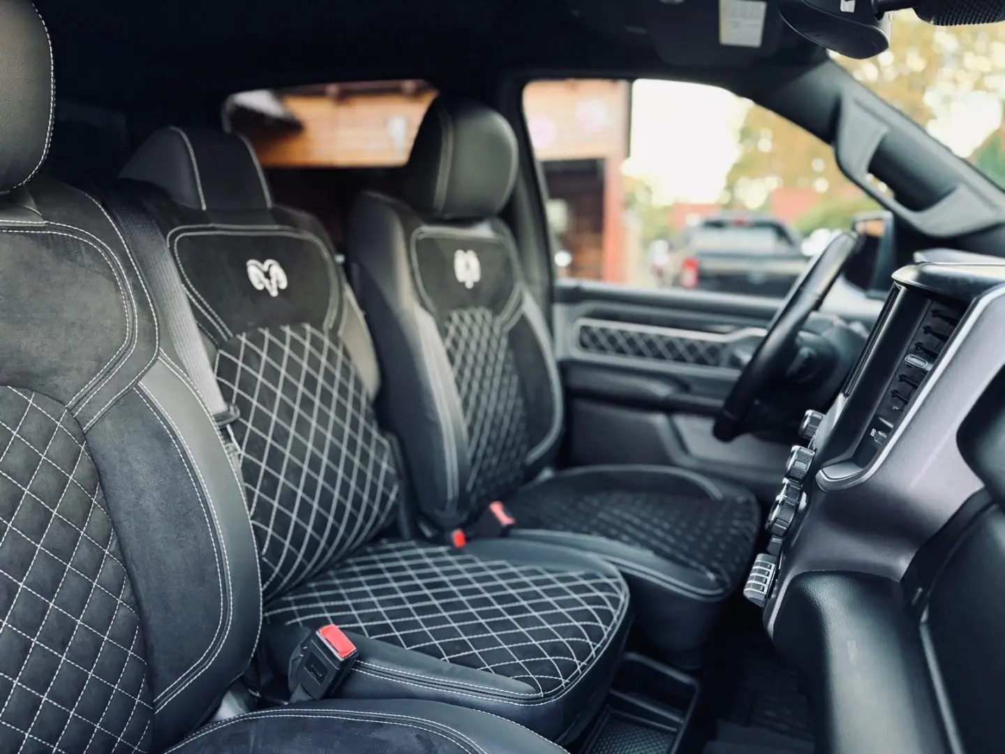 LONGBED V8 SPORT LIFT 4X4 AHK OFFROAD GARANTIE