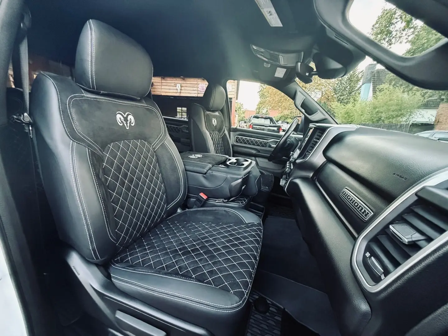 LONGBED V8 SPORT LIFT 4X4 AHK OFFROAD GARANTIE