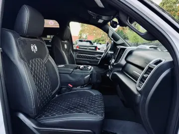 LONGBED V8 SPORT LIFT 4X4 AHK OFFROAD GARANTIE