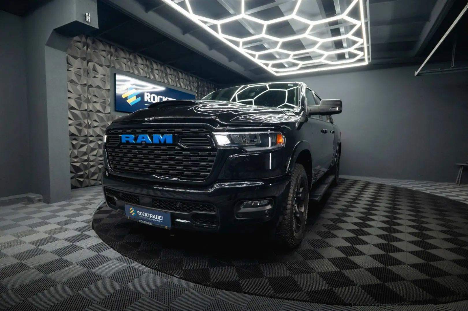 RAM 3.0 MY 25 TWIN TURBO BLACK EDITION  LED 19%