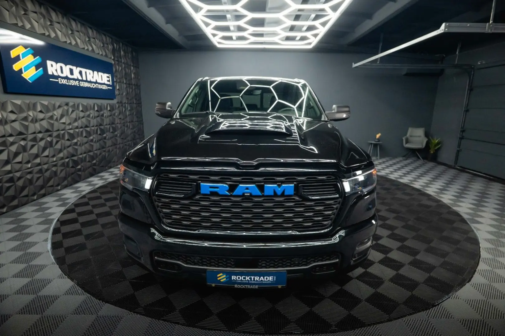 RAM 3.0 MY 25 TWIN TURBO BLACK EDITION  LED 19%