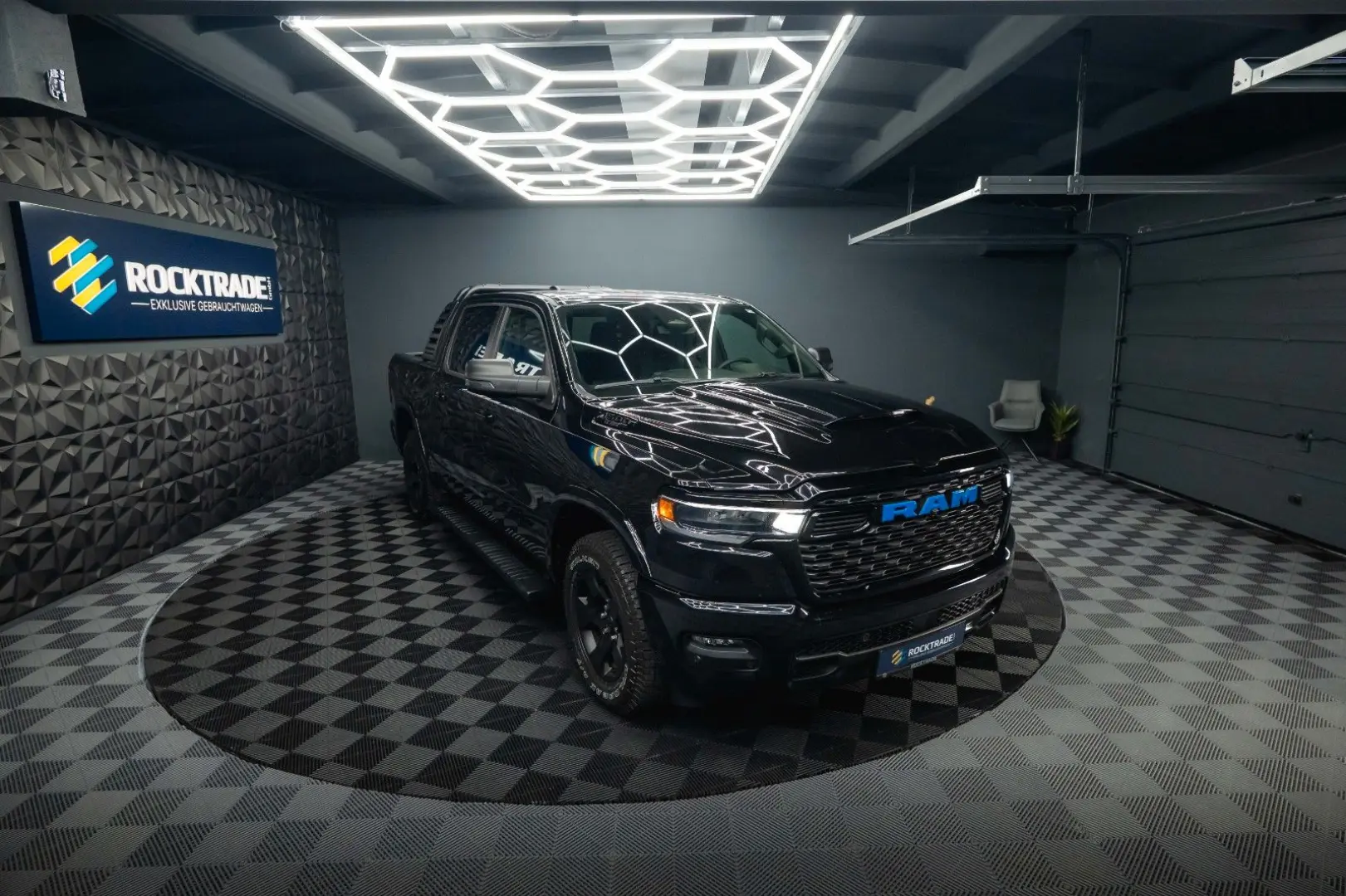 RAM 3.0 MY 25 TWIN TURBO BLACK EDITION  LED 19%