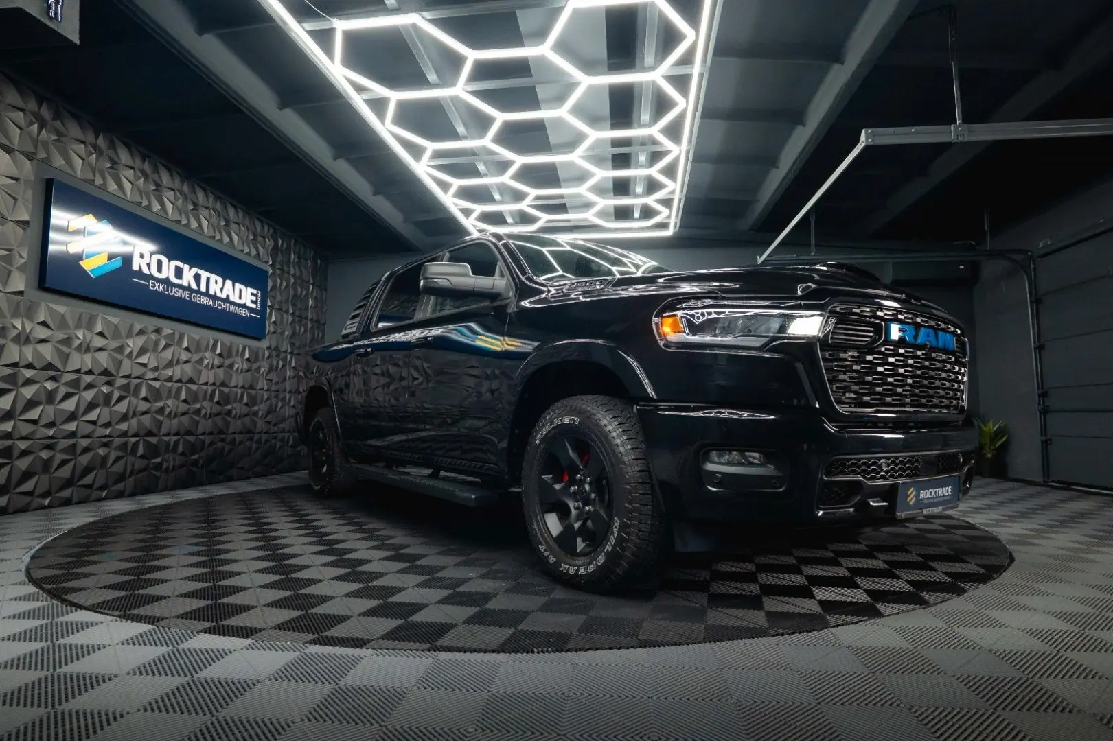 RAM 3.0 MY 25 TWIN TURBO BLACK EDITION  LED 19%