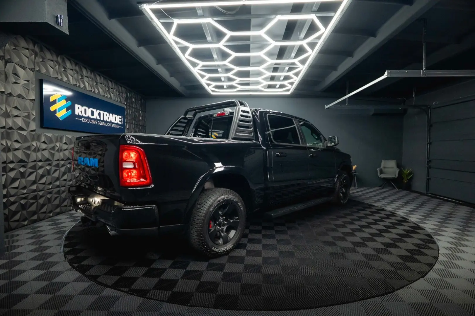 RAM 3.0 MY 25 TWIN TURBO BLACK EDITION  LED 19%