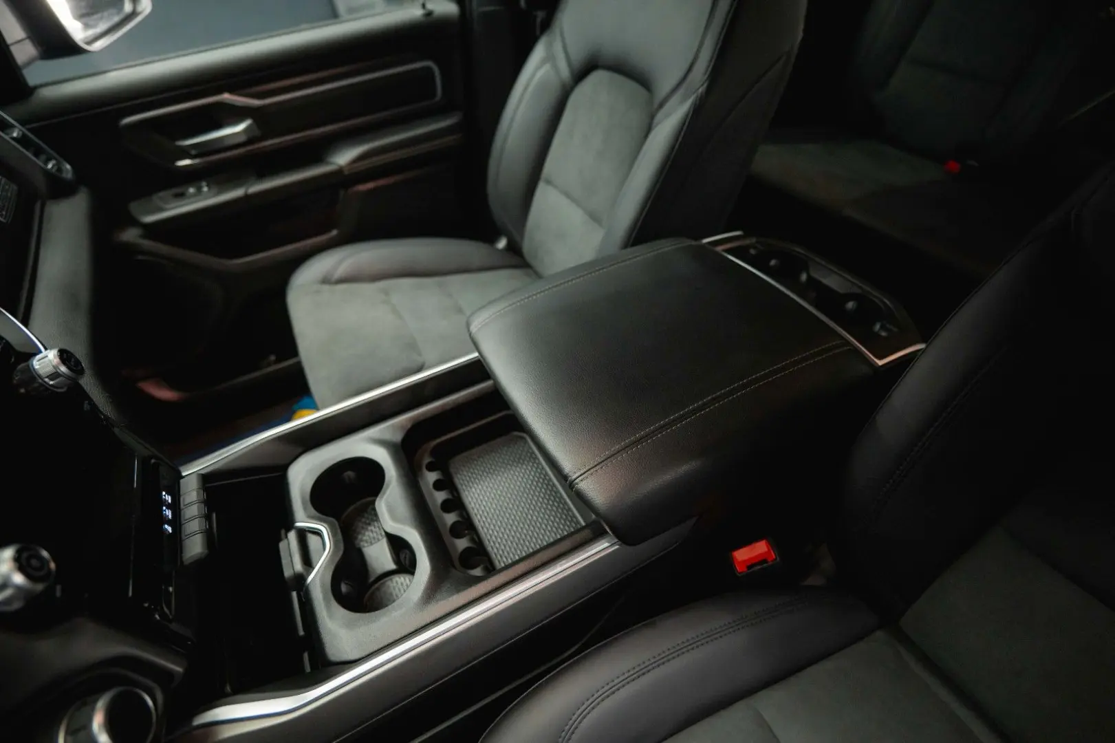 RAM 3.0 MY 25 TWIN TURBO BLACK EDITION  LED 19%