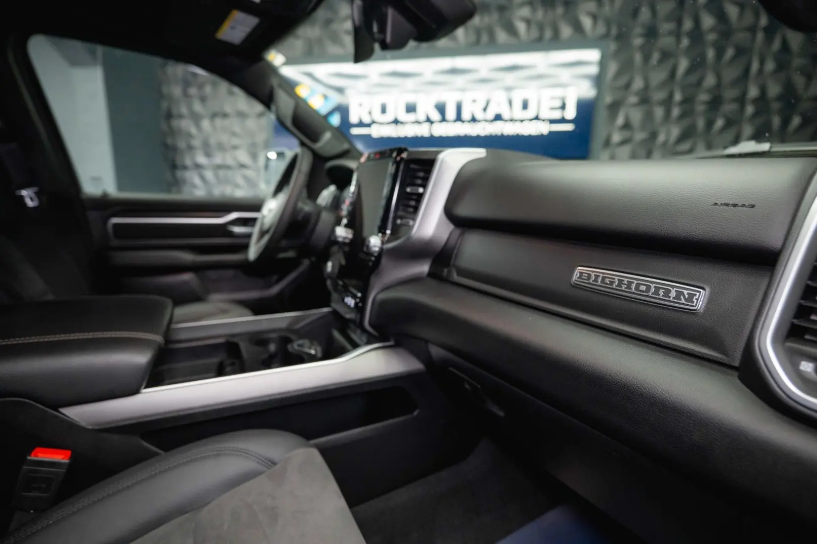 RAM 3.0 MY 25 TWIN TURBO BLACK EDITION  LED 19%