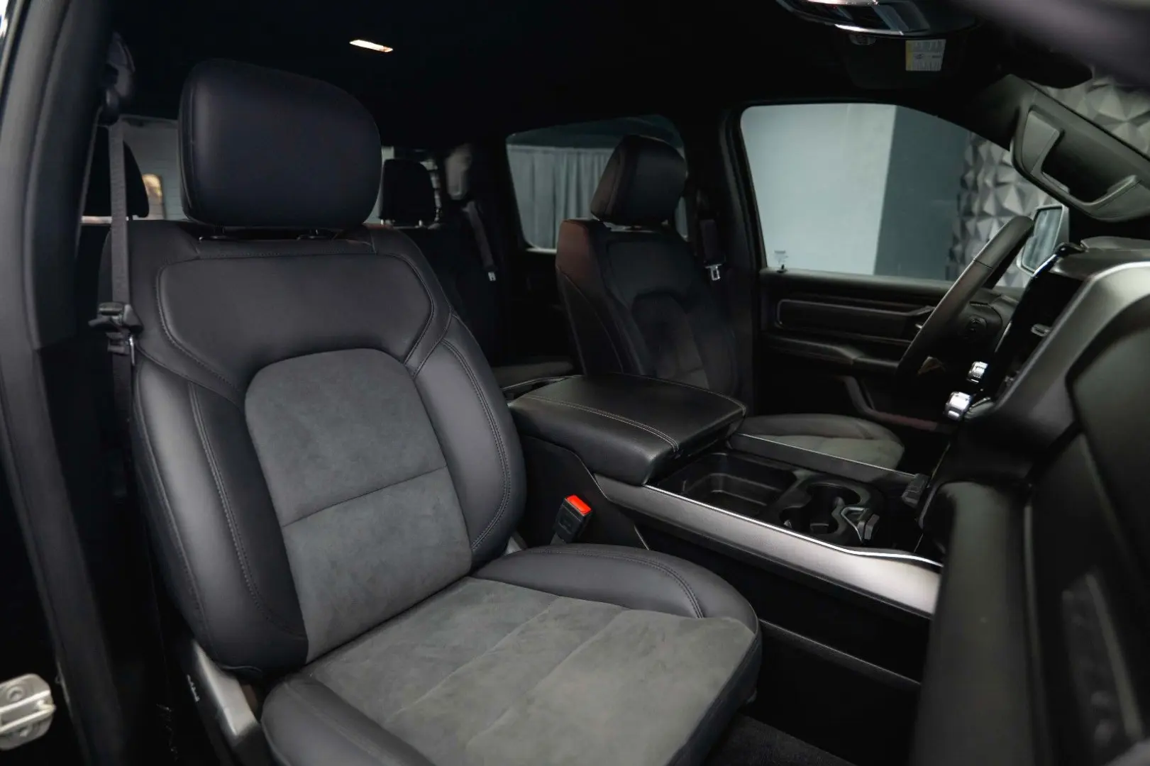 RAM 3.0 MY 25 TWIN TURBO BLACK EDITION  LED 19%