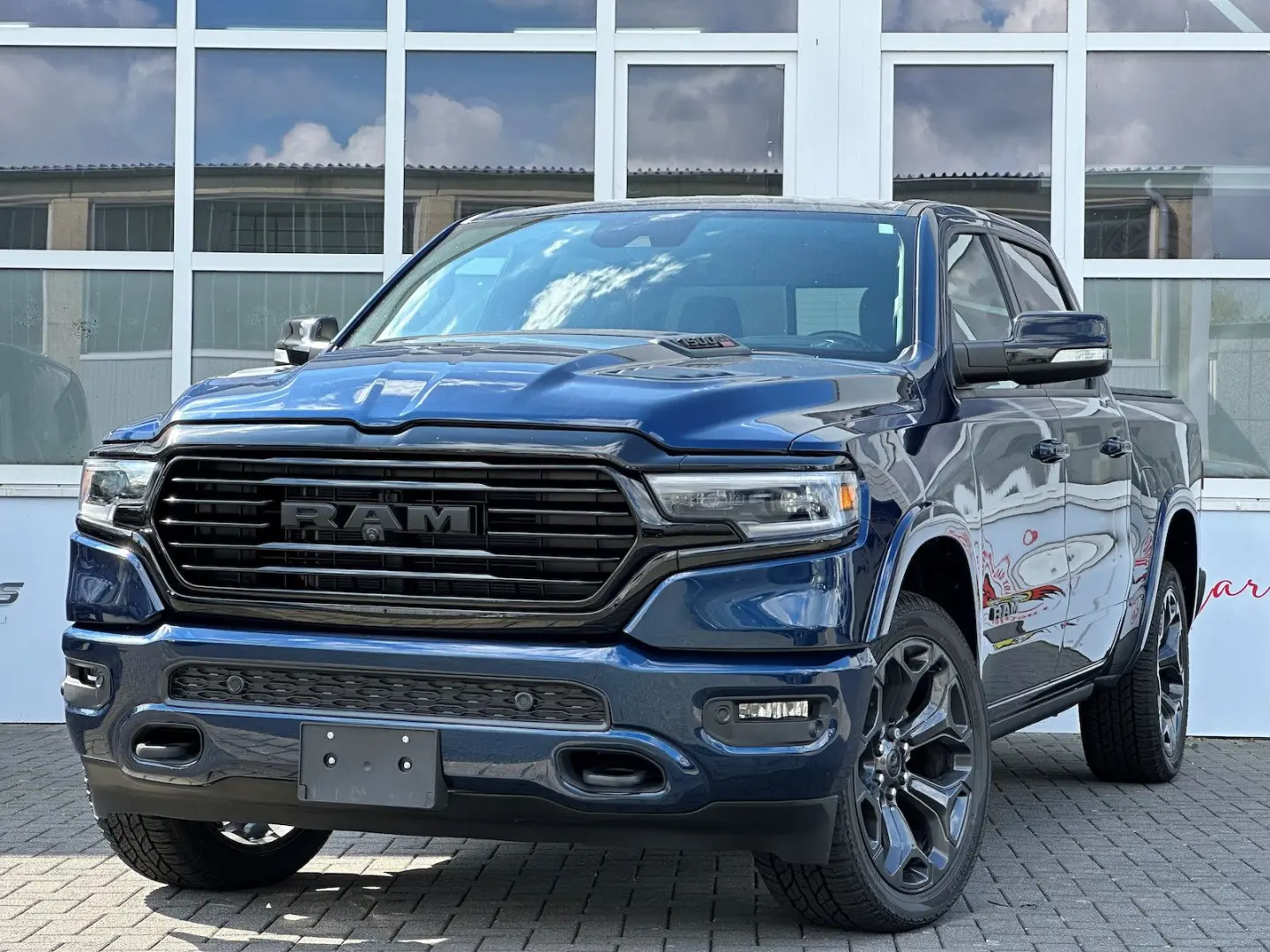 RAM 1500 Limited Luftf. HUD LED 360  ACC E-Steps