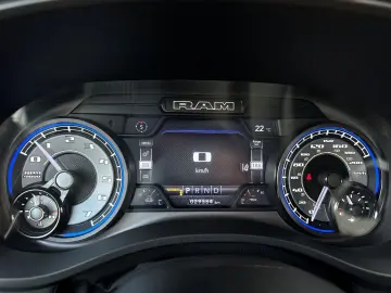 RAM 1500 Limited Luftf. HUD LED 360  ACC E-Steps