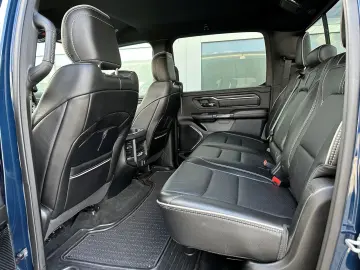 RAM 1500 Limited Luftf. HUD LED 360  ACC E-Steps