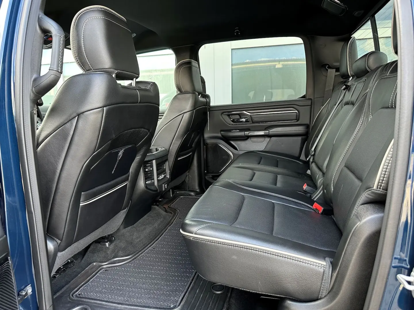 RAM 1500 Limited Luftf. HUD LED 360  ACC E-Steps