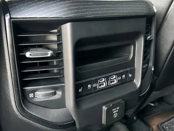 RAM 1500 Limited Luftf. HUD LED 360  ACC E-Steps