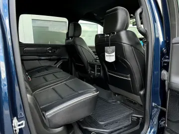 RAM 1500 Limited Luftf. HUD LED 360  ACC E-Steps