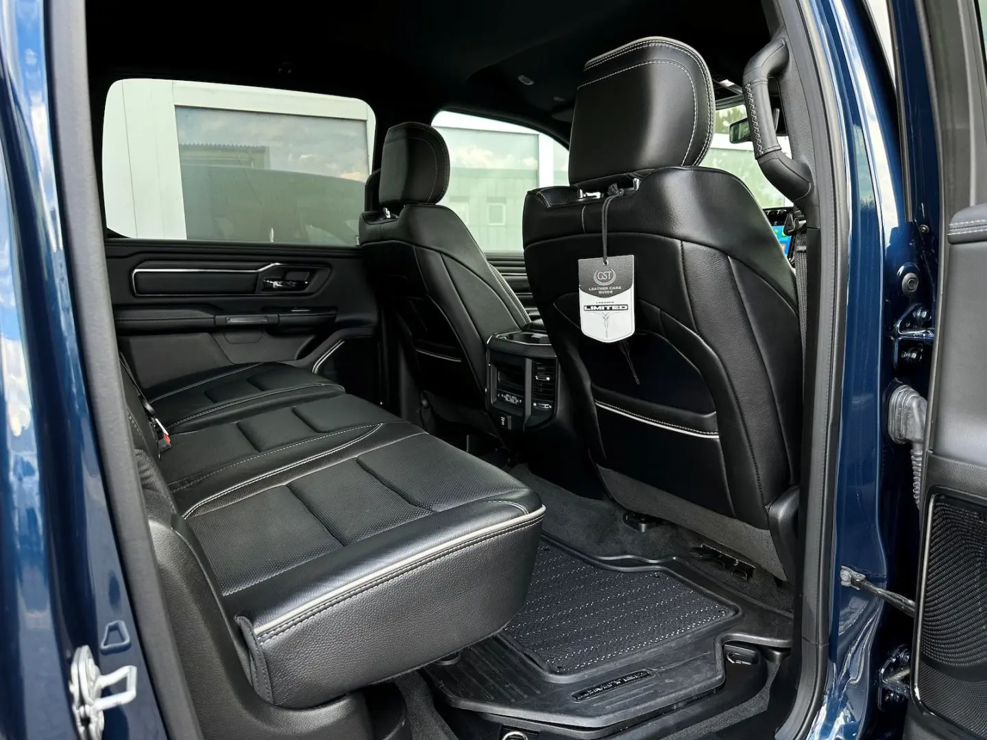 RAM 1500 Limited Luftf. HUD LED 360  ACC E-Steps