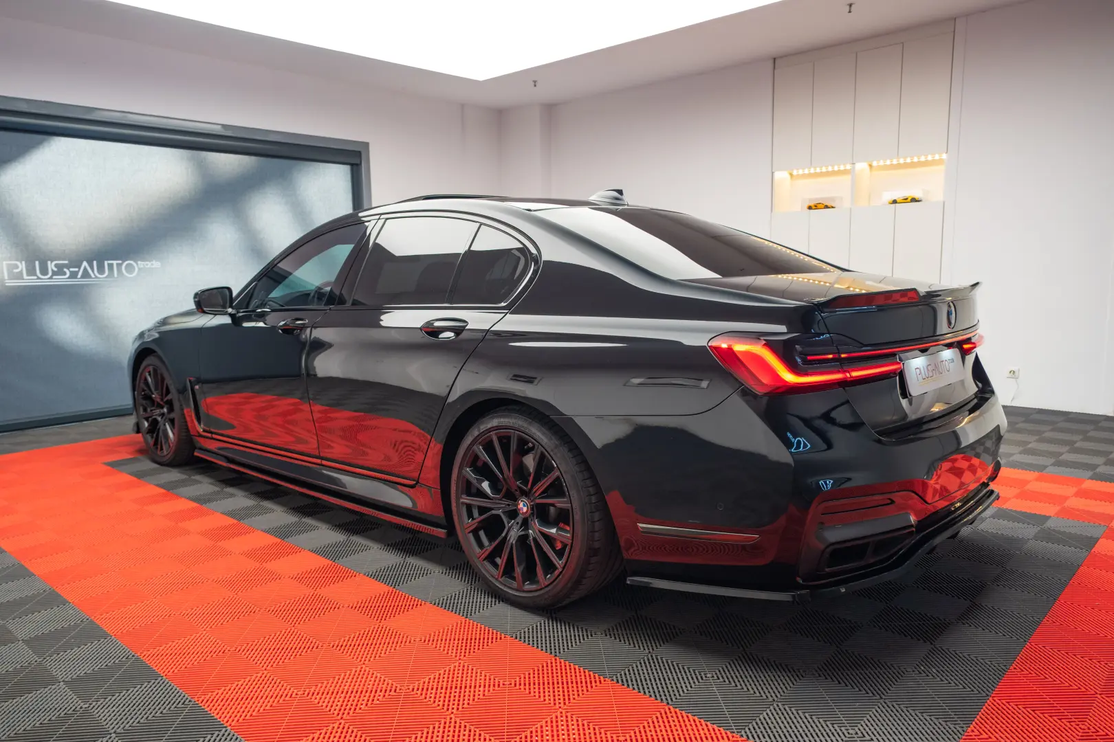 2021 BMW 740 xDrive M Sport B&W Panoramic