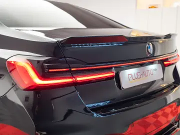 2021 BMW 740 xDrive M Sport B&W Panoramic