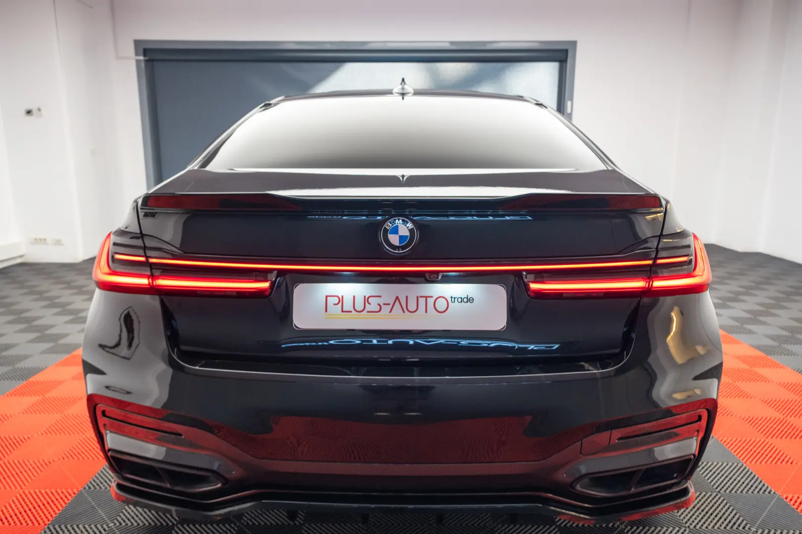 2021 BMW 740 xDrive M Sport B&W Panoramic