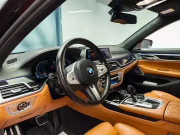2021 BMW 740 xDrive M Sport B&W Panoramic