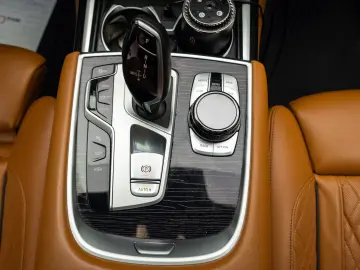 2021 BMW 740 xDrive M Sport B&W Panoramic