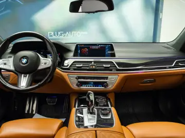 2021 BMW 740 xDrive M Sport B&W Panoramic
