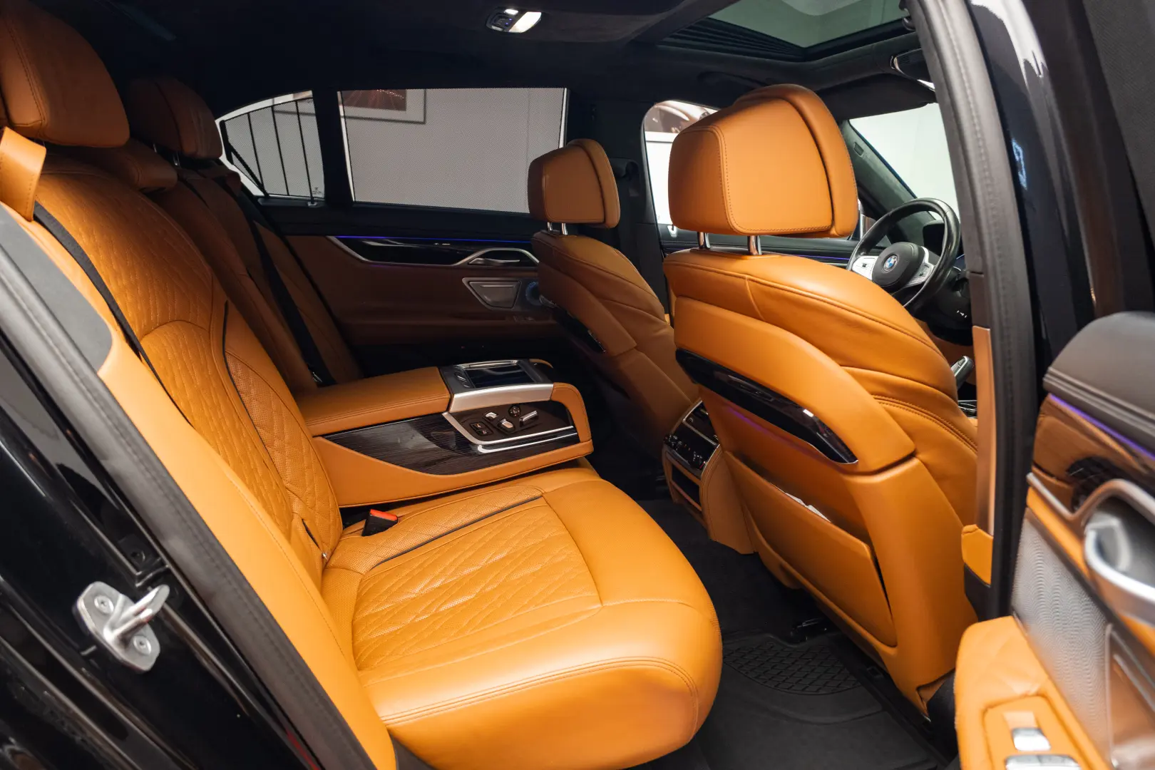 2021 BMW 740 xDrive M Sport B&W Panoramic