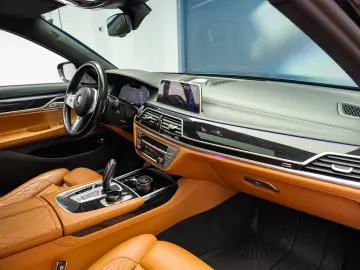 2021 BMW 740 xDrive M Sport B&W Panoramic