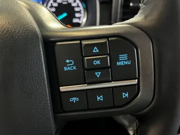 F 150 XLT SuperCrew ACC PDC KeyFree NAV LED AHK