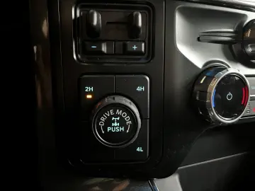 F 150 XLT SuperCrew ACC PDC KeyFree NAV LED AHK