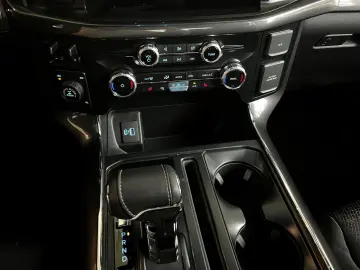 F 150 XLT SuperCrew ACC PDC KeyFree NAV LED AHK