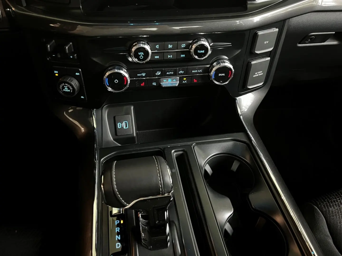 F 150 XLT SuperCrew ACC PDC KeyFree NAV LED AHK