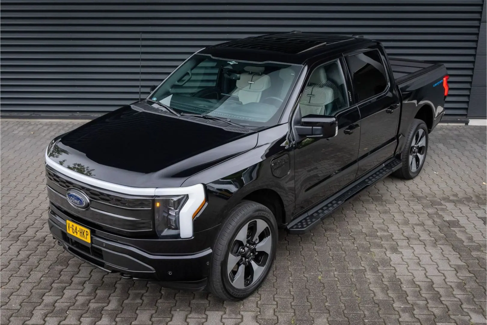 F 150 F-150 Lightning Platinum Extended Range