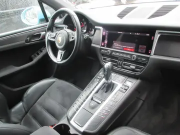 Macan GTS Luftfederung Panoramdach Park-Assisten
