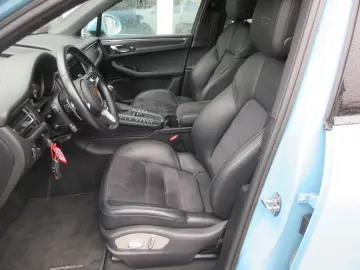Macan GTS Luftfederung Panoramdach Park-Assisten