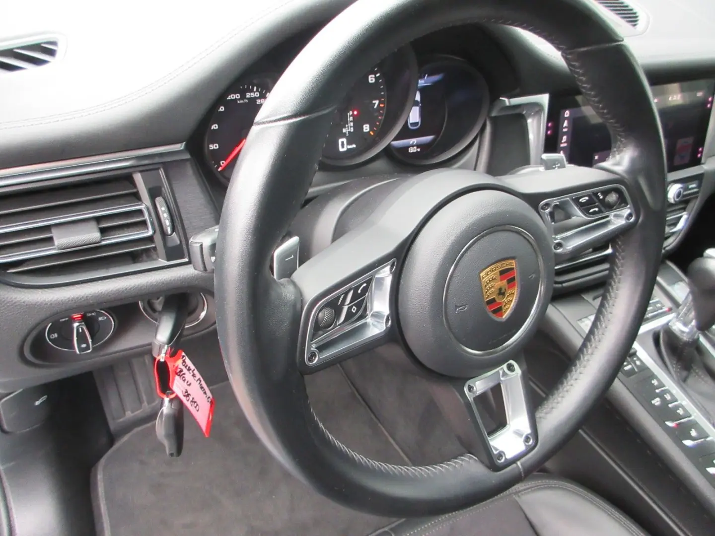 Macan GTS Luftfederung Panoramdach Park-Assisten