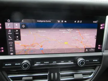 Macan GTS Luftfederung Panoramdach Park-Assisten