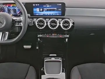 A180 Lim. AMG Line Winter-P Keyless AMbiente DAB