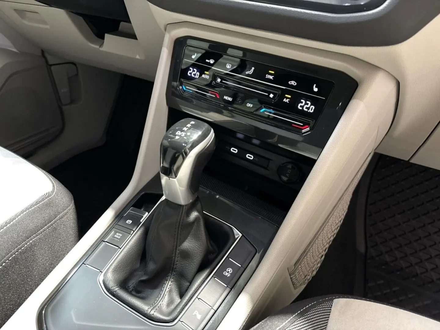 Tiguan 2.0 TDI Elegance DSG USB DAB LWS EPH SHZ